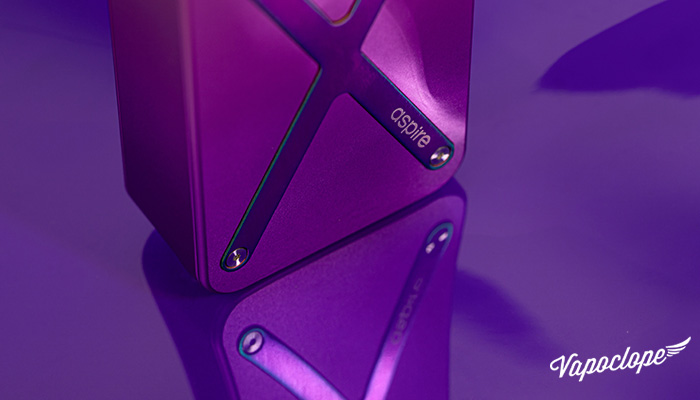 Détail gravure de la box Revolto Aspire